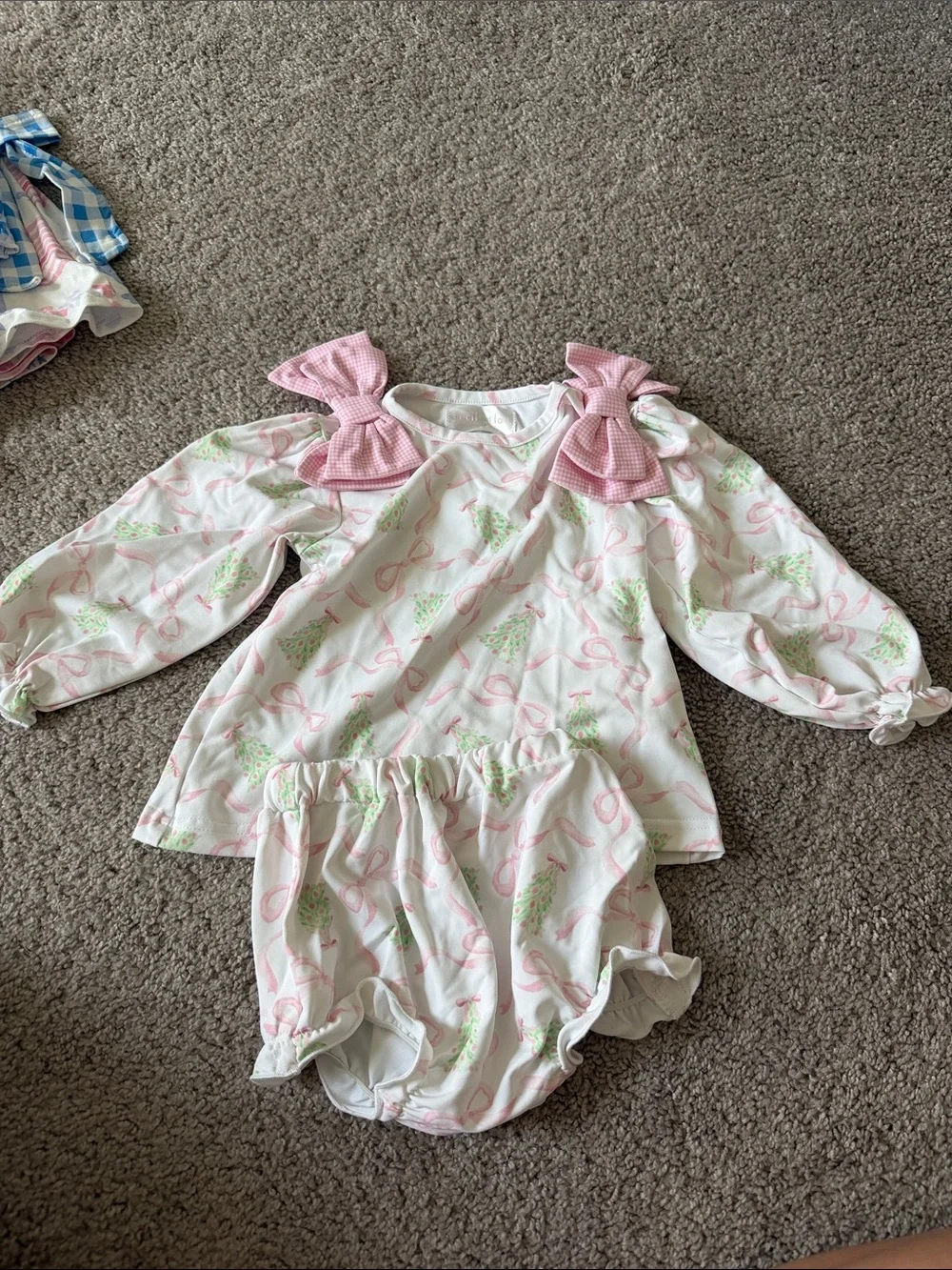 Cecil and Lou Pink Christmas and Bow Set